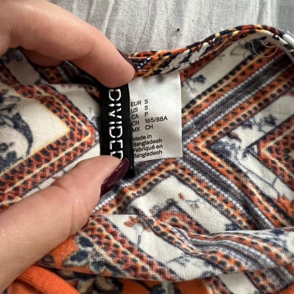 Pattern Halter Top - Picture 3 of 3